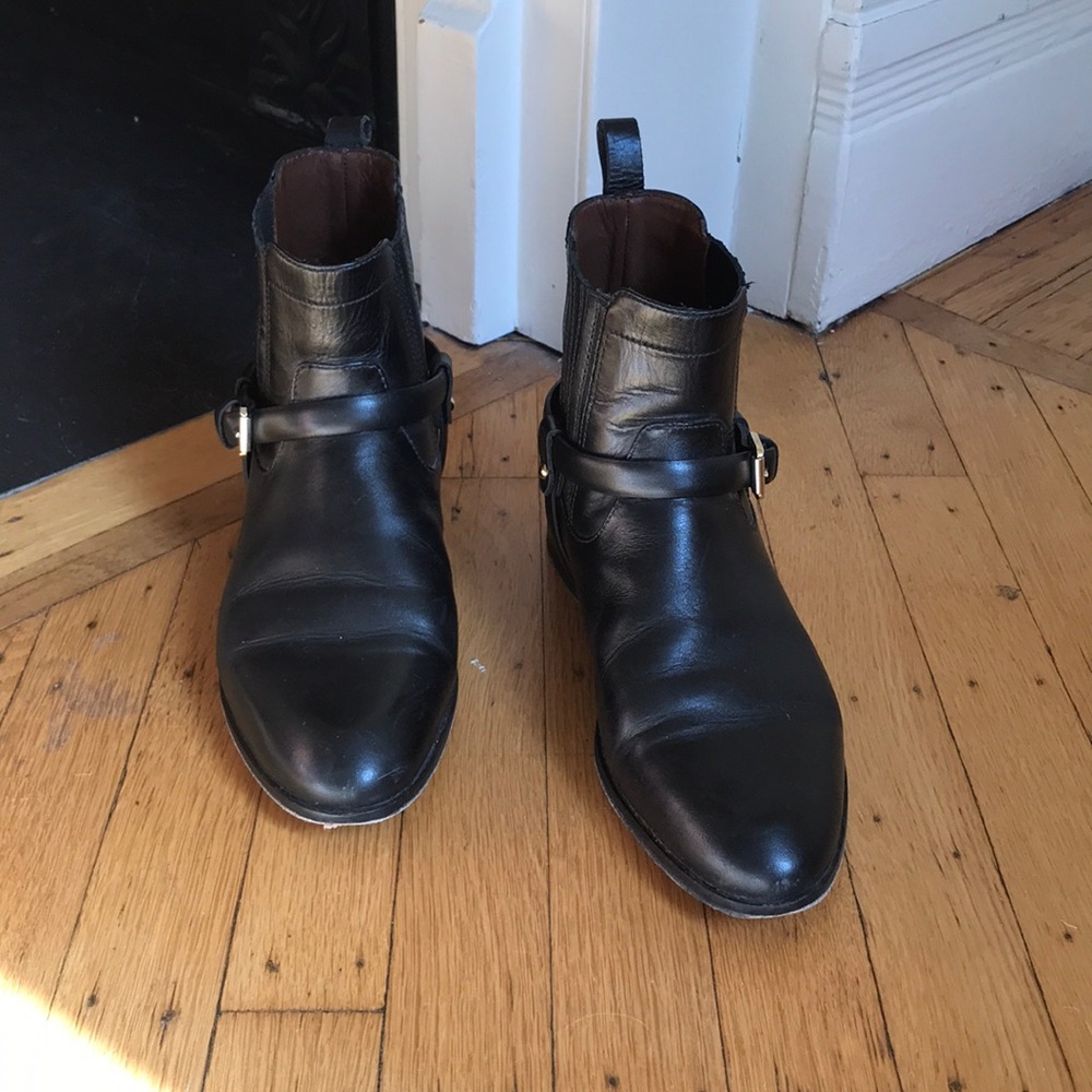 Women’s short boots